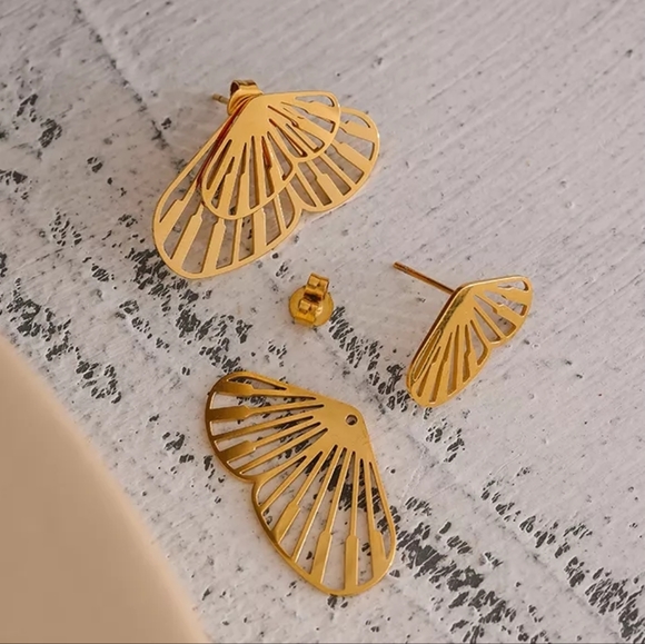 Gorgeous Butterfly Earrings - Picture 5 of 8